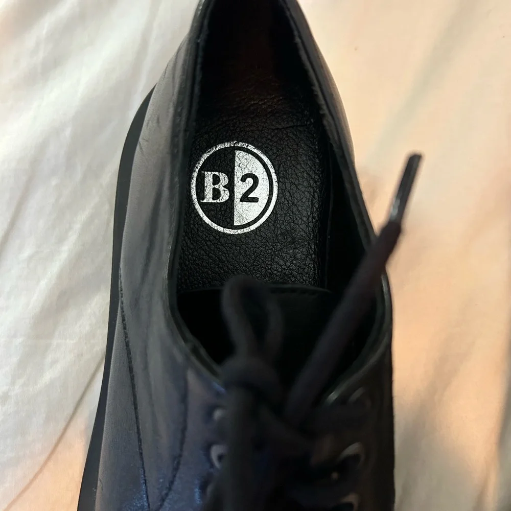 B2 Brown’s Mackenzie Shoes - Picture 5 of 9